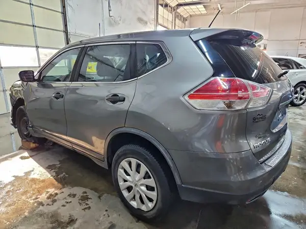 JN8AT2MV1GW154807 2016 NISSAN ROGUE - Image 2