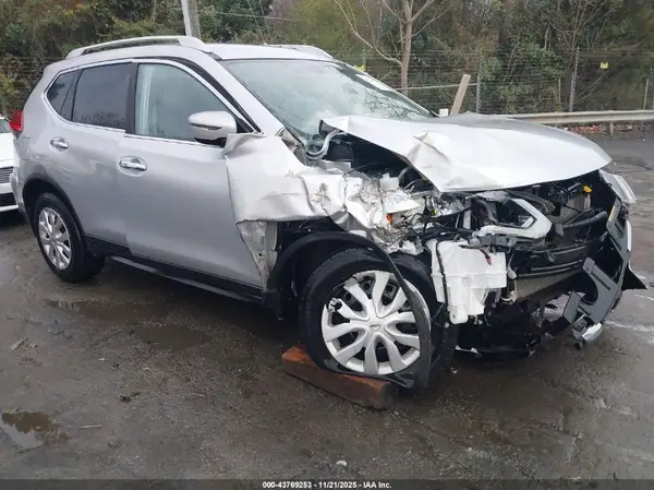 JN8AT2MV1HW002494 2017 NISSAN ROGUE - Image 1