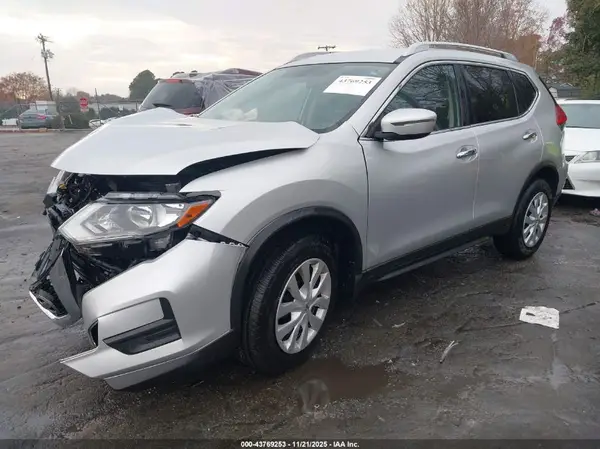 JN8AT2MV1HW002494 2017 NISSAN ROGUE - Image 2