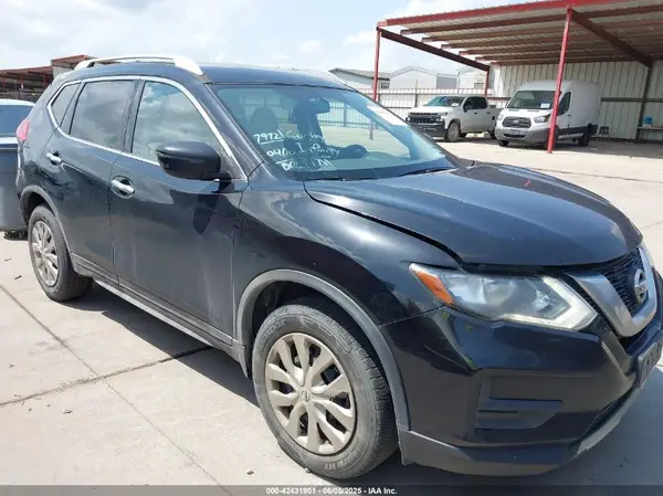 JN8AT2MV1HW003855 2017 NISSAN ROGUE - Image 1