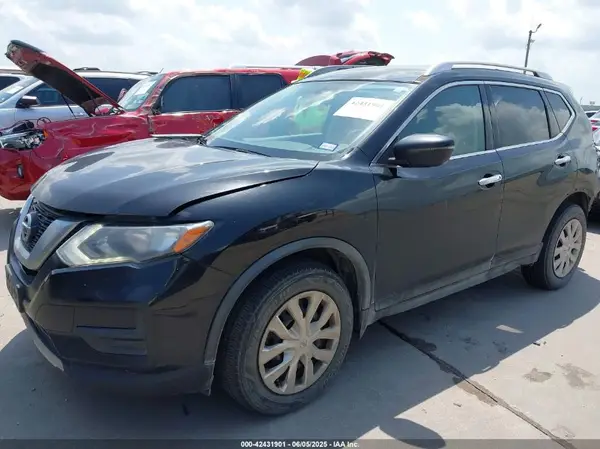 JN8AT2MV1HW003855 2017 NISSAN ROGUE - Image 2