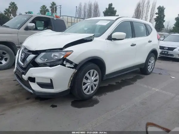 JN8AT2MV1HW007534 2017 NISSAN ROGUE - Image 2