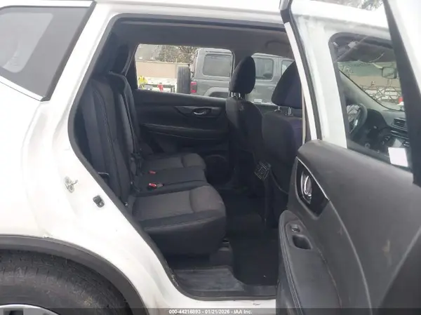 JN8AT2MV1HW007534 2017 NISSAN ROGUE - Image 8