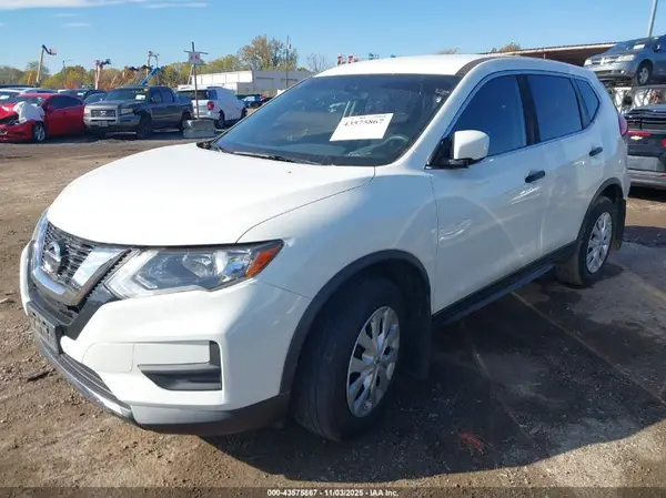 JN8AT2MV1HW008425 2017 NISSAN ROGUE - Image 2