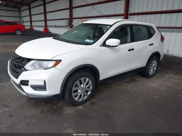 JN8AT2MV1HW010658 2017 NISSAN ROGUE - Image 2