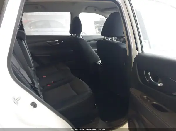 JN8AT2MV1HW010658 2017 NISSAN ROGUE - Image 8