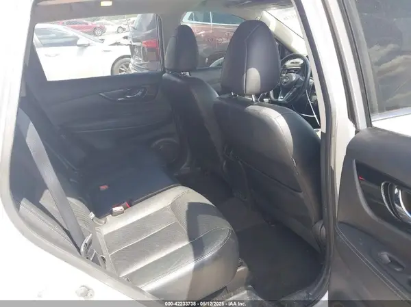 JN8AT2MV1HW013267 2017 NISSAN ROGUE - Image 8
