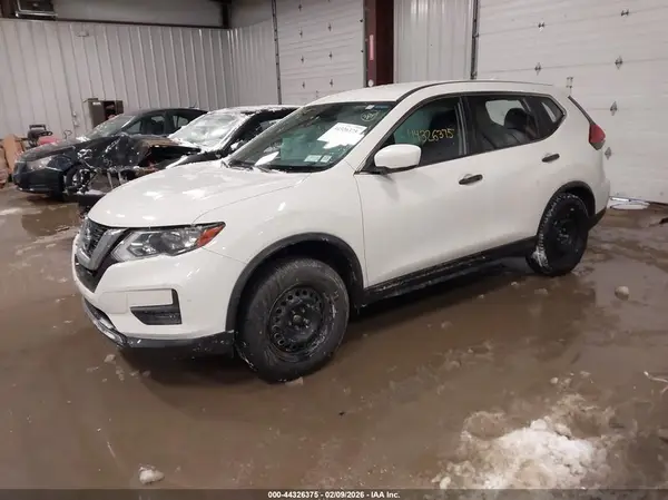JN8AT2MV1HW013639 2017 NISSAN ROGUE - Image 2