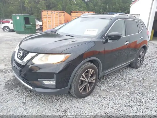 JN8AT2MV1HW013818 2017 NISSAN ROGUE - Image 2