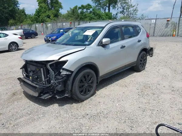 JN8AT2MV1HW014998 2017 NISSAN ROGUE - Image 2