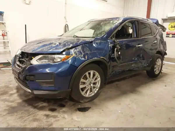 JN8AT2MV1HW016234 2017 NISSAN ROGUE - Image 2