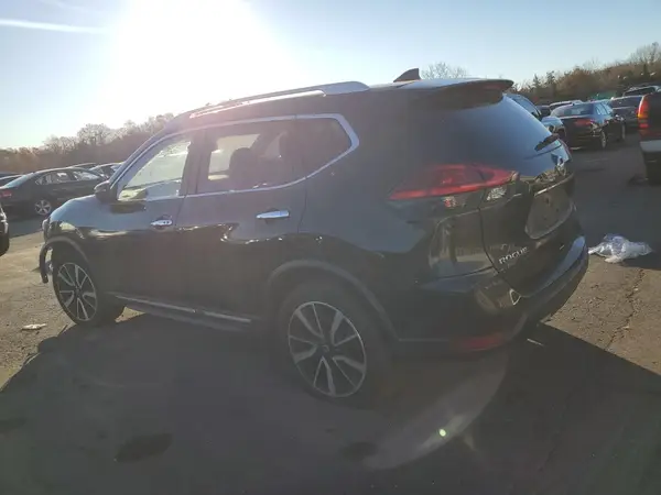 JN8AT2MV1HW016766 2017 NISSAN ROGUE - Image 2