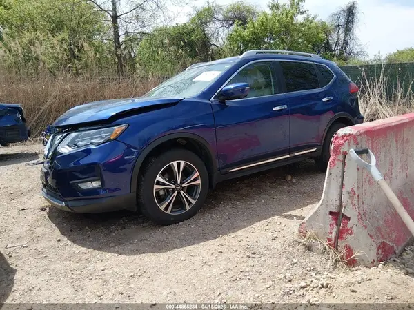 JN8AT2MV1HW019702 2017 NISSAN ROGUE - Image 2
