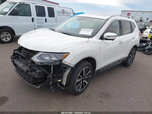 JN8AT2MV1HW020901 2017 NISSAN ROGUE - Image 2