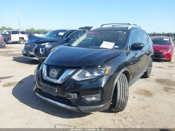 JN8AT2MV1HW020977 2017 NISSAN ROGUE - Image 2