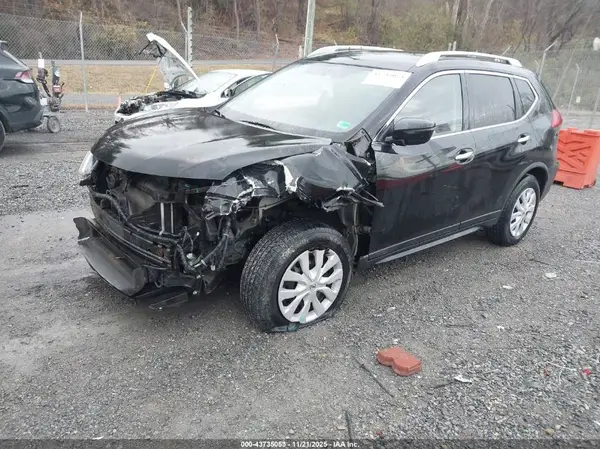 JN8AT2MV1HW021238 2017 NISSAN ROGUE - Image 2