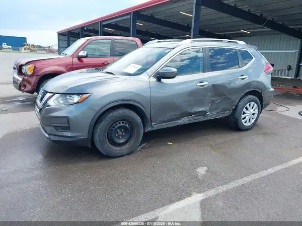 JN8AT2MV1HW021577 2017 NISSAN ROGUE - Image 2