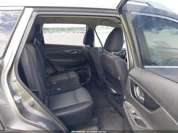 JN8AT2MV1HW021577 2017 NISSAN ROGUE - Image 8