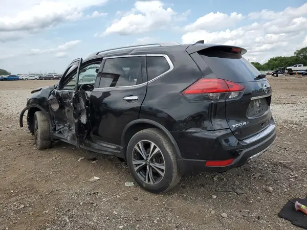 JN8AT2MV1HW024110 2017 NISSAN ROGUE - Image 2