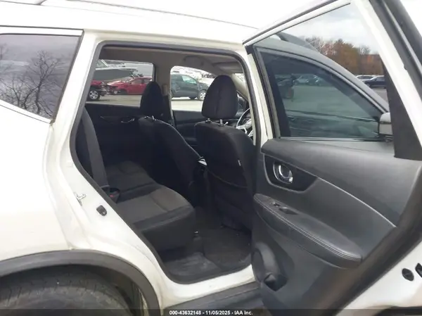 JN8AT2MV1HW028027 2017 NISSAN ROGUE - Image 8