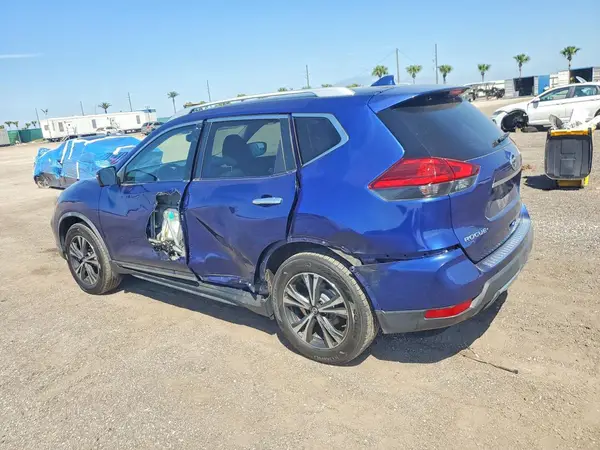 JN8AT2MV1HW028187 2017 NISSAN ROGUE - Image 2