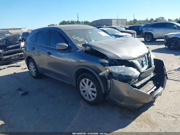 JN8AT2MV1HW253855 2017 NISSAN ROGUE - Image 1