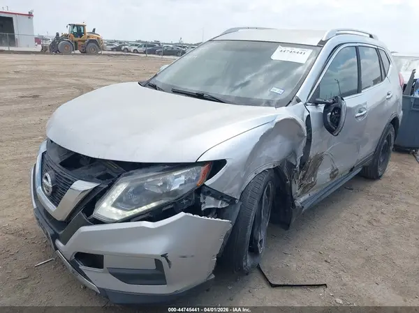 JN8AT2MV1HW255394 2017 NISSAN ROGUE - Image 2