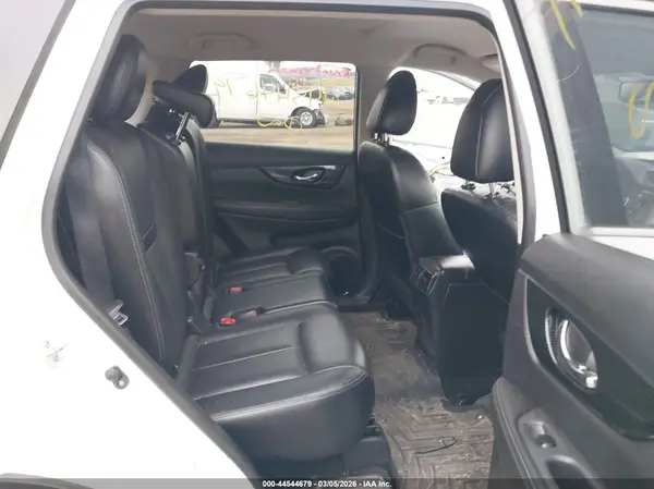 JN8AT2MV1HW256187 2017 NISSAN ROGUE - Image 8