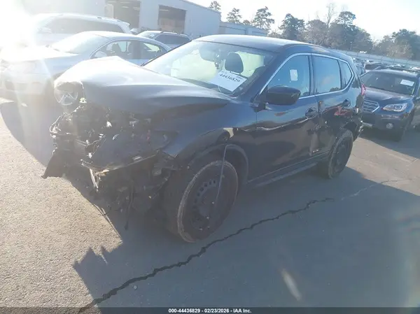 JN8AT2MV1HW256559 2017 NISSAN ROGUE - Image 2