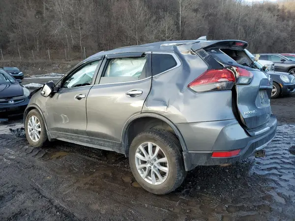 JN8AT2MV1HW257517 2017 NISSAN ROGUE - Image 2