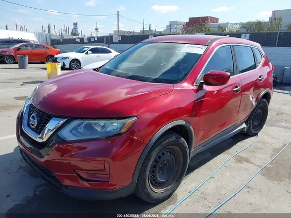 JN8AT2MV1HW257940 2017 NISSAN ROGUE - Image 2