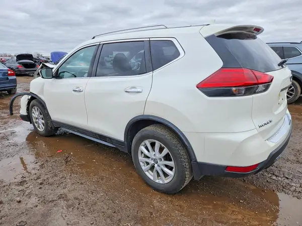 JN8AT2MV1HW260899 2017 NISSAN ROGUE - Image 2