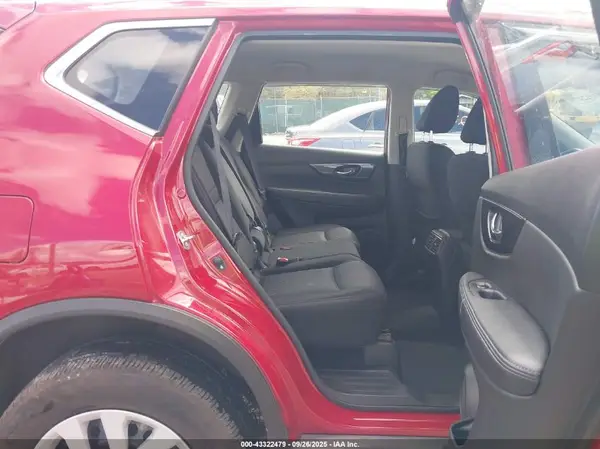 JN8AT2MV1HW263561 2017 NISSAN ROGUE - Image 8