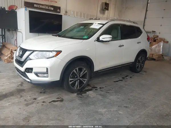 JN8AT2MV1HW264032 2017 NISSAN ROGUE - Image 2