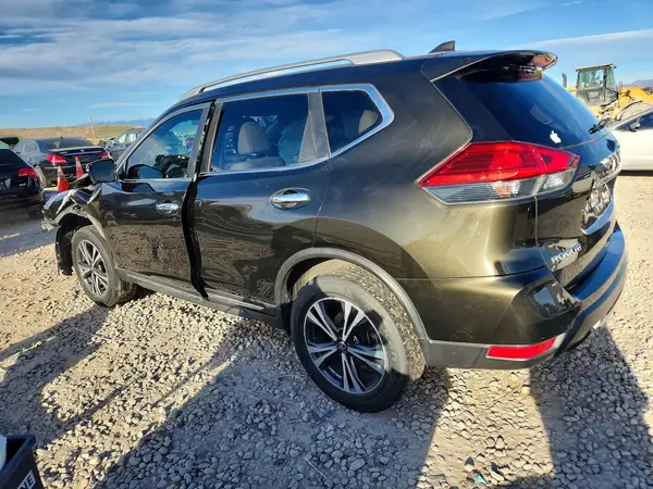 JN8AT2MV1HW268176 2017 NISSAN ROGUE - Image 2