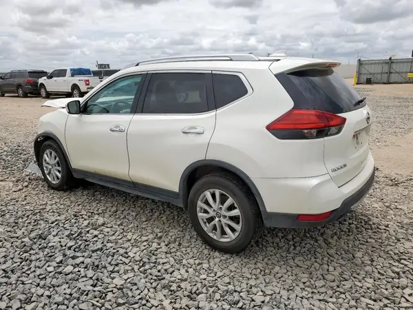 JN8AT2MV1HW270462 2017 NISSAN ROGUE - Image 2