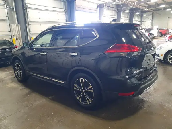 JN8AT2MV1HW270641 2017 NISSAN ROGUE - Image 2