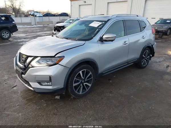 JN8AT2MV1HW271692 2017 NISSAN ROGUE - Image 2