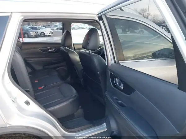 JN8AT2MV1HW271692 2017 NISSAN ROGUE - Image 8