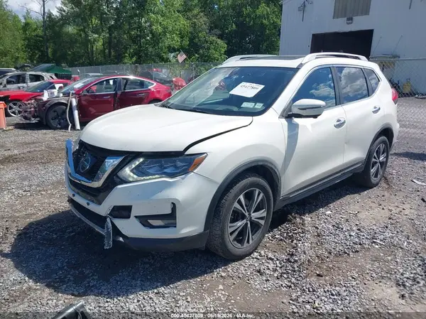JN8AT2MV1HW272275 2017 NISSAN ROGUE - Image 2