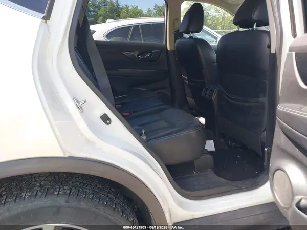 JN8AT2MV1HW272275 2017 NISSAN ROGUE - Image 8