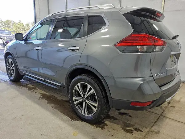JN8AT2MV1HW273393 2017 NISSAN ROGUE - Image 2