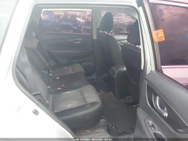 JN8AT2MV1HW275421 2017 NISSAN ROGUE - Image 8
