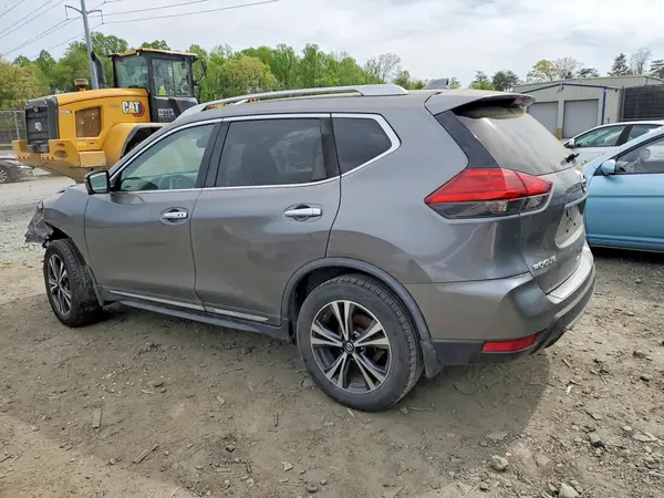 JN8AT2MV1HW276584 2017 NISSAN ROGUE - Image 2