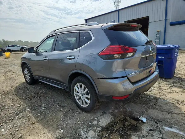 JN8AT2MV1HW278187 2017 NISSAN ROGUE - Image 2