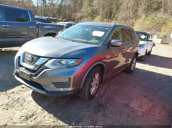 JN8AT2MV1JW301747 2018 NISSAN ROGUE - Image 2