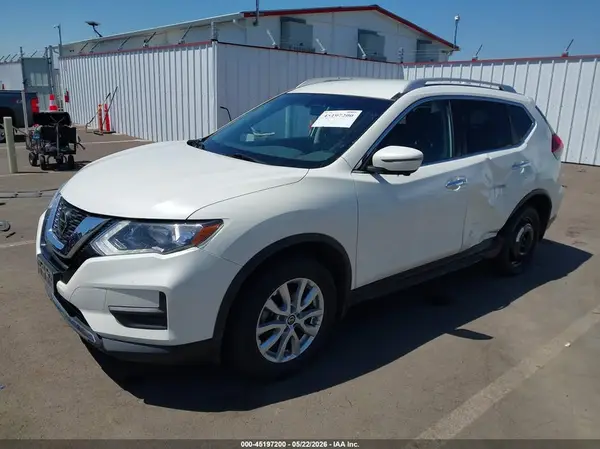 JN8AT2MV1JW303952 2018 NISSAN ROGUE - Image 2