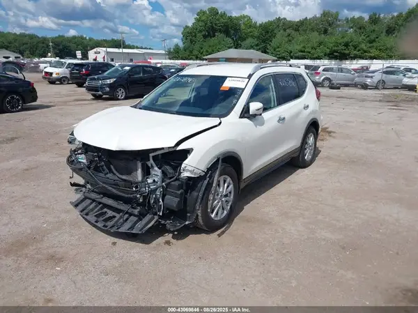 JN8AT2MV1JW304129 2018 NISSAN ROGUE - Image 2