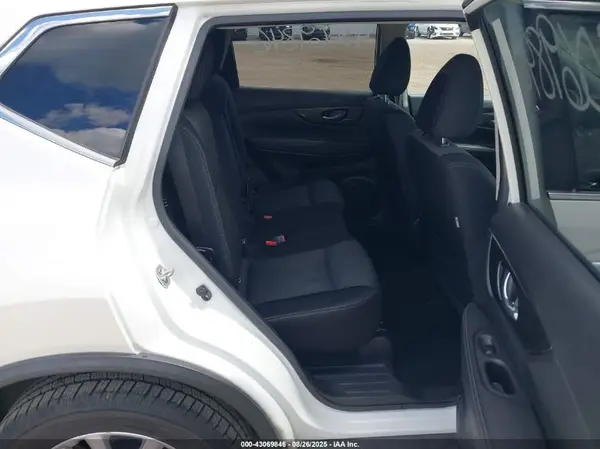 JN8AT2MV1JW304129 2018 NISSAN ROGUE - Image 8
