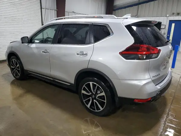 JN8AT2MV1JW306091 2018 NISSAN ROGUE - Image 2
